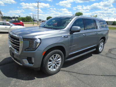 2021 GMC Yukon XL, $31900. Photo 1