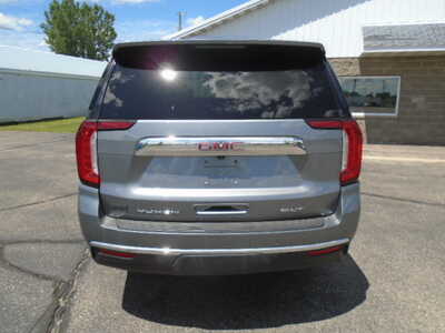 2021 GMC Yukon XL, $31900. Photo 3