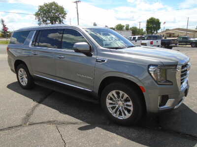 2021 GMC Yukon XL, $31900. Photo 5