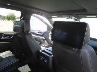 2021 GMC Yukon XL, $31900. Photo 12