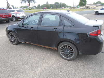 2011 Ford Focus, $1000. Photo 2