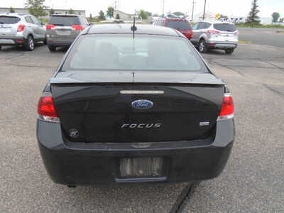 2011 Ford Focus, $1000. Photo 3