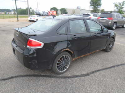 2011 Ford Focus, $1000. Photo 4