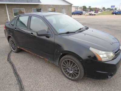 2011 Ford Focus, $1000. Photo 5