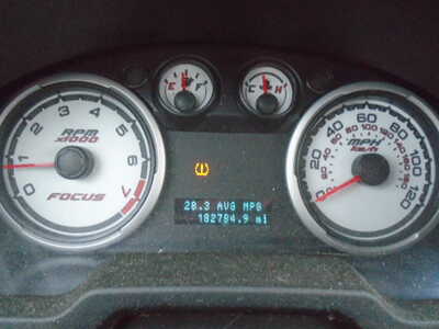 2011 Ford Focus, $1000. Photo 11