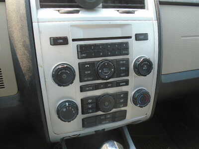 2010 Mercury Mariner, $1300. Photo 9