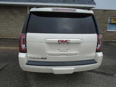 2015 GMC Yukon, $9900. Photo 3