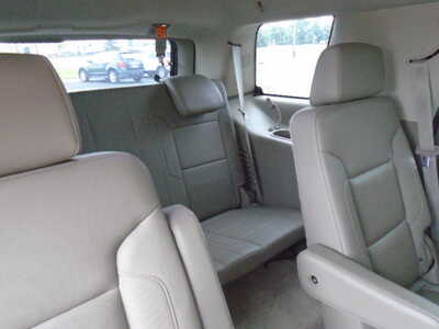 2015 GMC Yukon, $9900. Photo 9