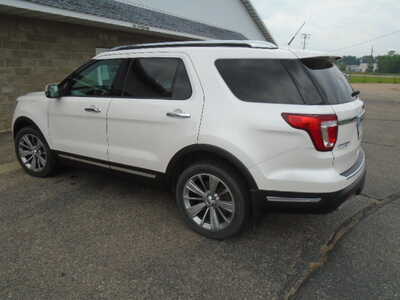 2018 Ford Explorer, $8900. Photo 2