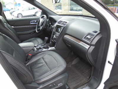 2018 Ford Explorer, $8900. Photo 7