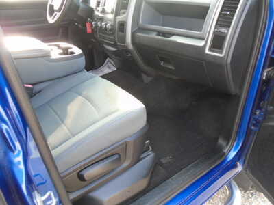 2014 RAM 1500 Crew Cab, $9500. Photo 6