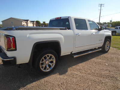 2017 GMC 1500 Crew Cab, $22900. Photo 4