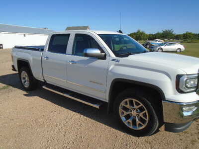 2017 GMC 1500 Crew Cab, $22900. Photo 5