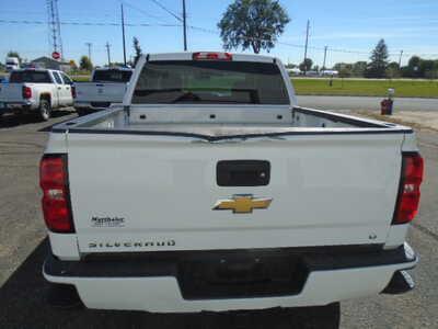 2018 Chevrolet 1500 Crew Cab, $7900. Photo 3