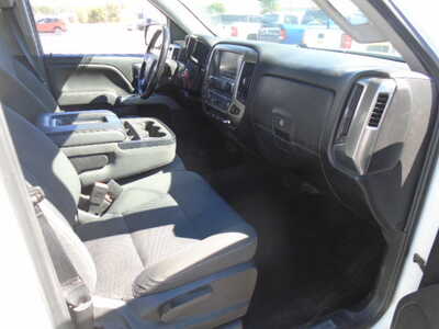 2018 Chevrolet 1500 Crew Cab, $7900. Photo 7