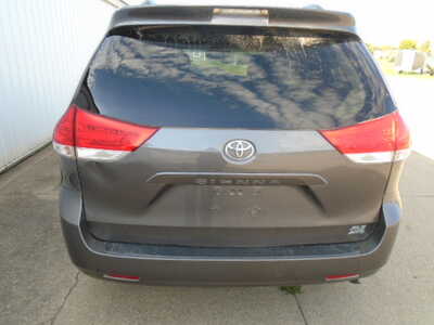 2013 Toyota Sienna, $5900. Photo 3