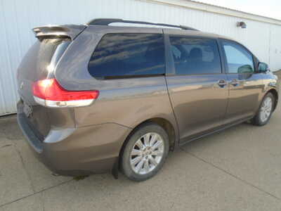 2013 Toyota Sienna, $5900. Photo 4