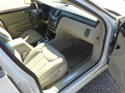 2008 Cadillac DTS, $950. Photo 6