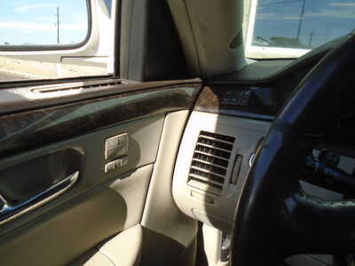 2008 Cadillac DTS, $950. Photo 11