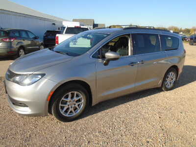 2020 Plymouth Voyager, $8900. Photo 1