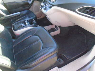 2020 Plymouth Voyager, $8900. Photo 7