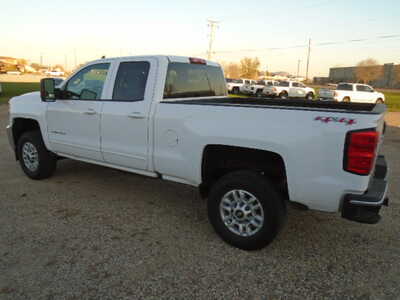 2017 Chevrolet 2500 Ext Cab, $16900. Photo 2