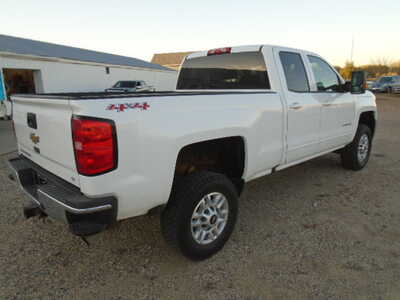 2017 Chevrolet 2500 Ext Cab, $16900. Photo 4