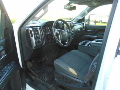 2017 Chevrolet 2500 Ext Cab, $16900. Photo 10
