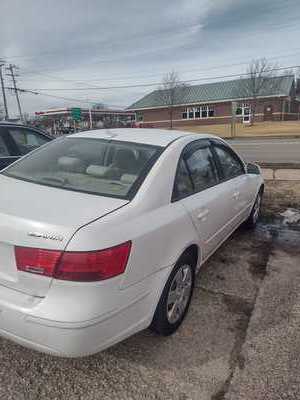 2010 Hyundai Sonata, $3995. Photo 2