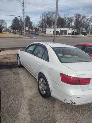 2010 Hyundai Sonata, $3995. Photo 7