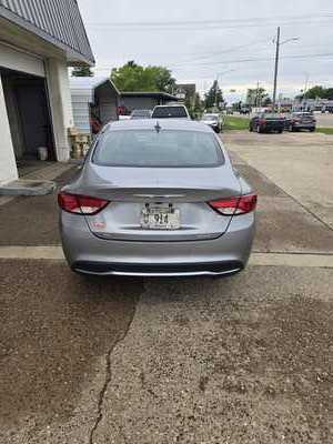 2015 Chrysler 200, $10990. Photo 4