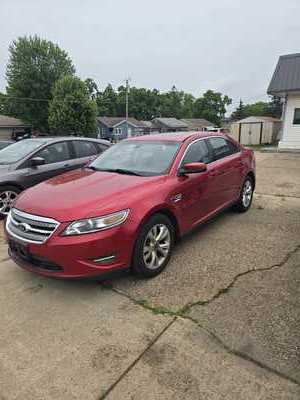 2011 Ford Taurus, $5990. Photo 1