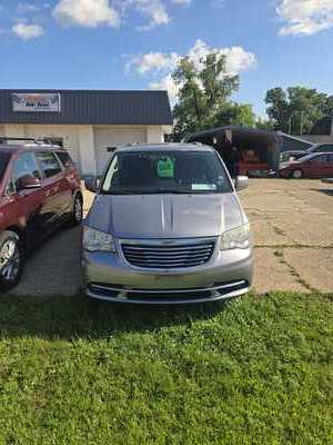 2014 Chrysler Town & Country, $5990. Photo 4