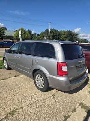 2014 Chrysler Town & Country, $5990. Photo 7