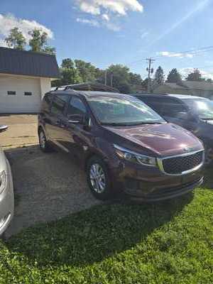 2016 Kia Sedona, $6399. Photo 3