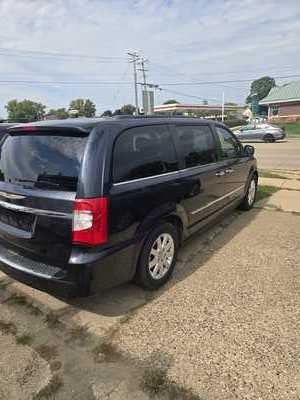 2014 Chrysler Town & Country, $6990. Photo 2
