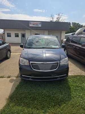 2014 Chrysler Town & Country, $6990. Photo 3