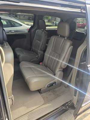 2014 Chrysler Town & Country, $6990. Photo 6