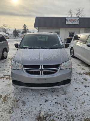 2017 Dodge Caravan, Grand, $5995. Photo 2