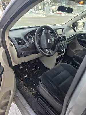 2017 Dodge Caravan, Grand, $5995. Photo 3