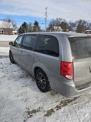 2017 Dodge Caravan, Grand, $5995. Photo 5