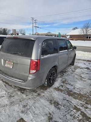 2017 Dodge Caravan, Grand, $5995. Photo 7