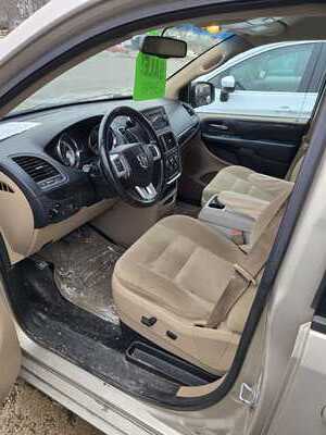2016 Dodge Caravan, Grand, $3490. Photo 5