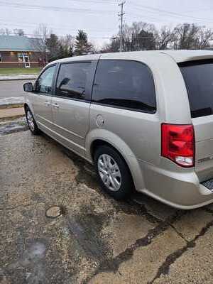 2016 Dodge Caravan, Grand, $3490. Photo 7