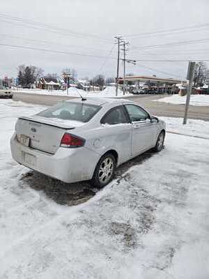 2009 Ford Focus, $5500. Photo 2