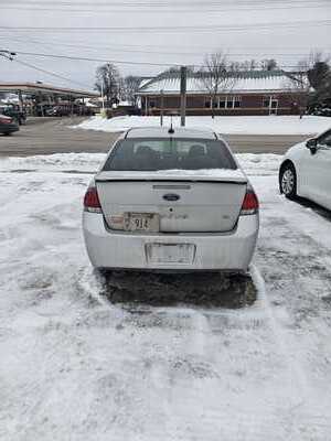 2009 Ford Focus, $5500. Photo 7