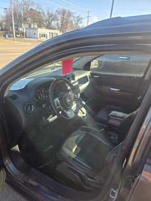 2016 Jeep Compass, $7500. Photo 5