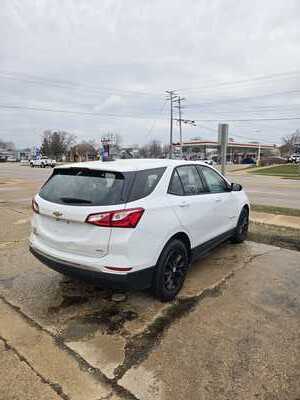 2018 Chevrolet Equinox, $9995. Photo 2