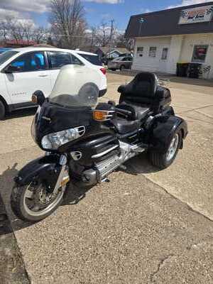 2002 Honda Motorcycle, $9995. Photo 3