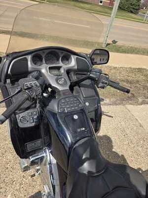 2002 Honda Motorcycle, $9995. Photo 4